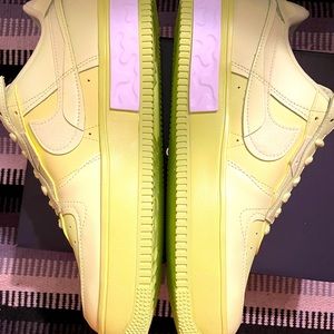 Air Force 1 “Fontanka Yellow Strike”